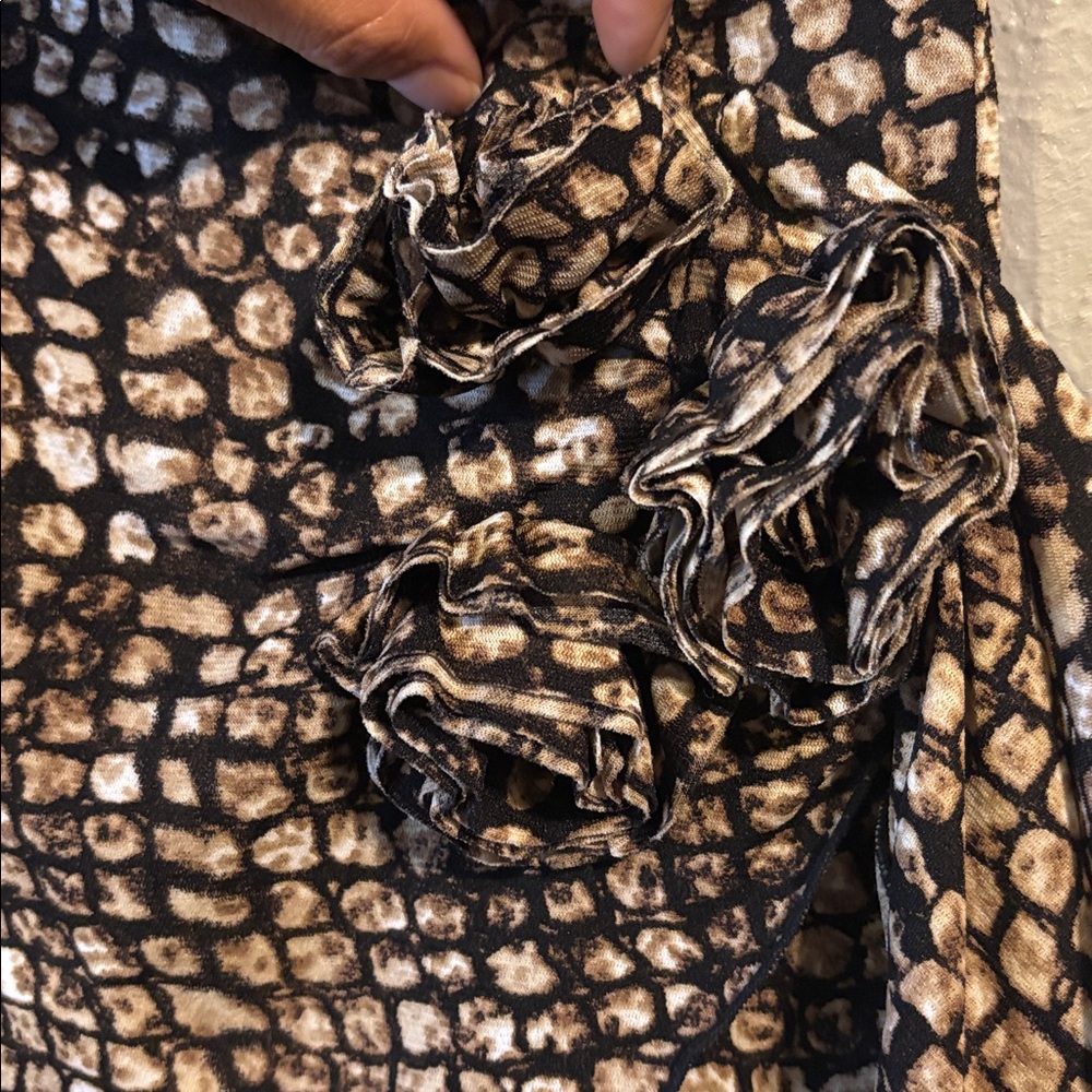 Worthington Black and Tan Patterned Blouse - Picture 5 of 7